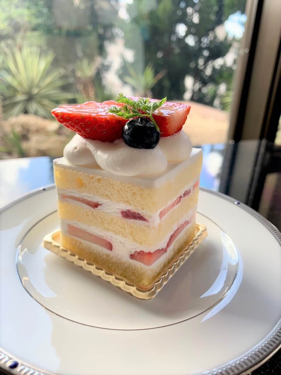 沖縄ハーバービューホテル自慢のカットケーキの画像