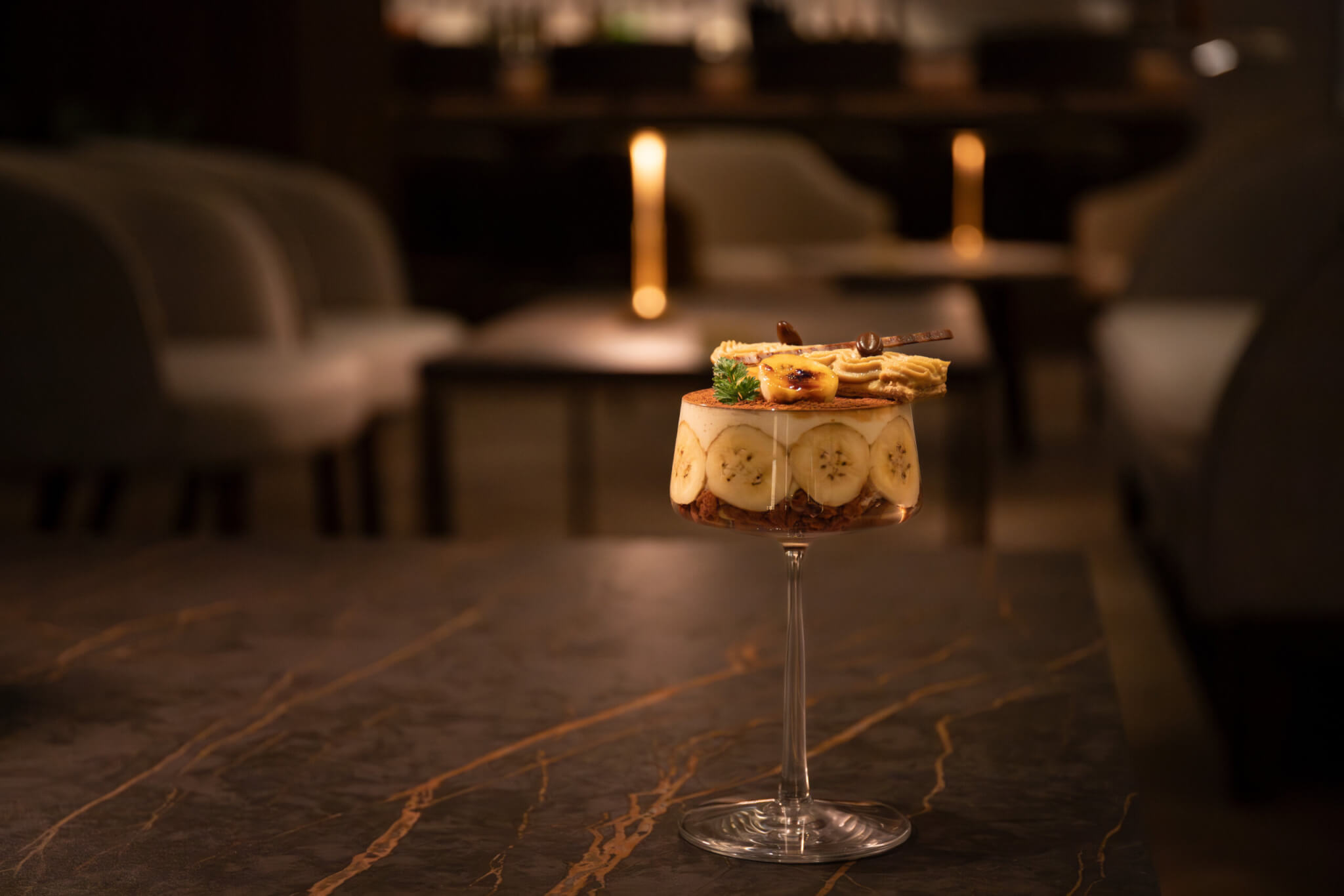 【 Lounge＆Bar | 夜パフェ 】<br>島バナナと県産コーヒーのグラスティラミスの画像