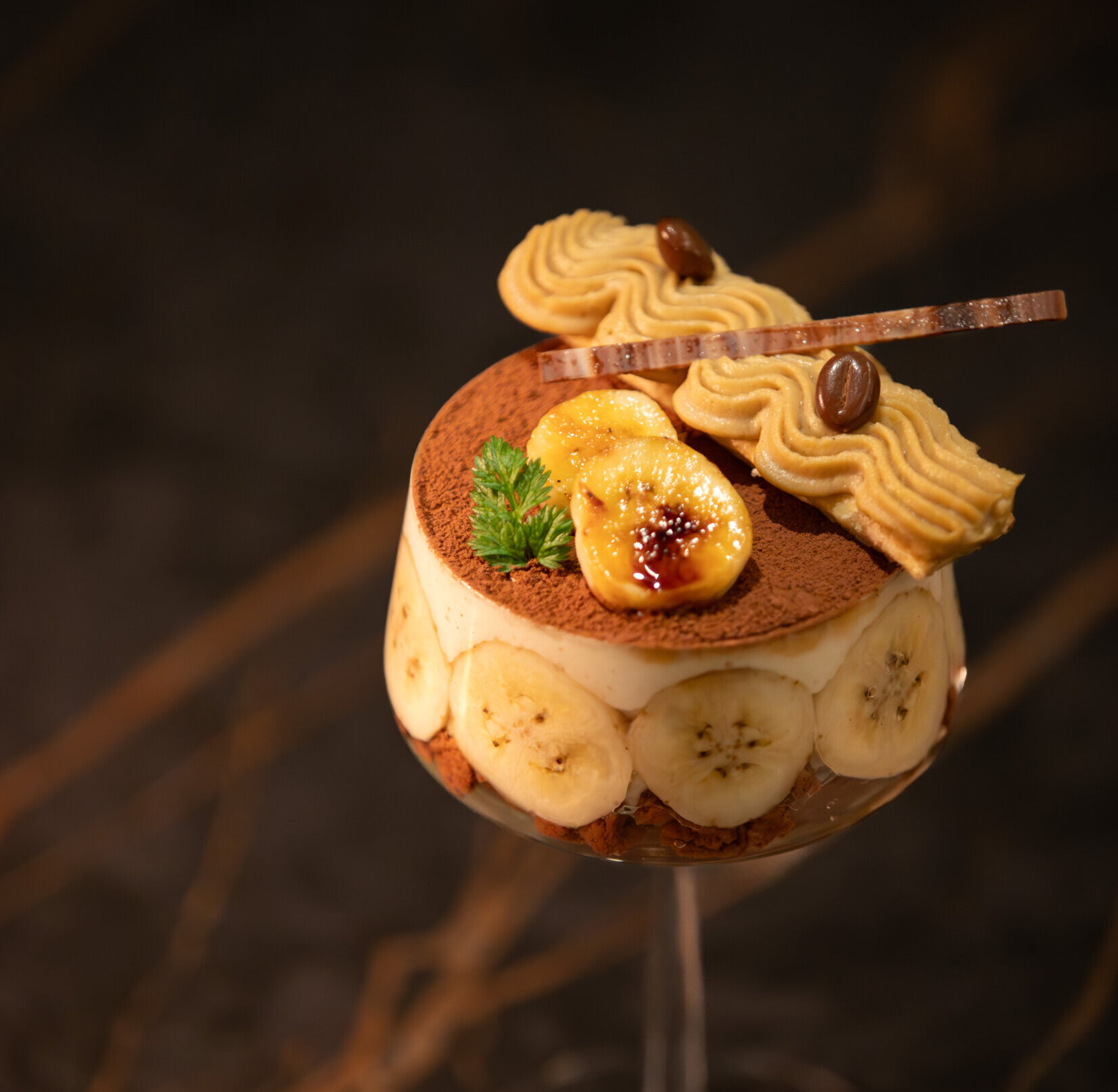 【 Lounge＆Bar | 夜パフェ 】<br>島バナナと県産コーヒーのグラスティラミスのアイキャッチ画像